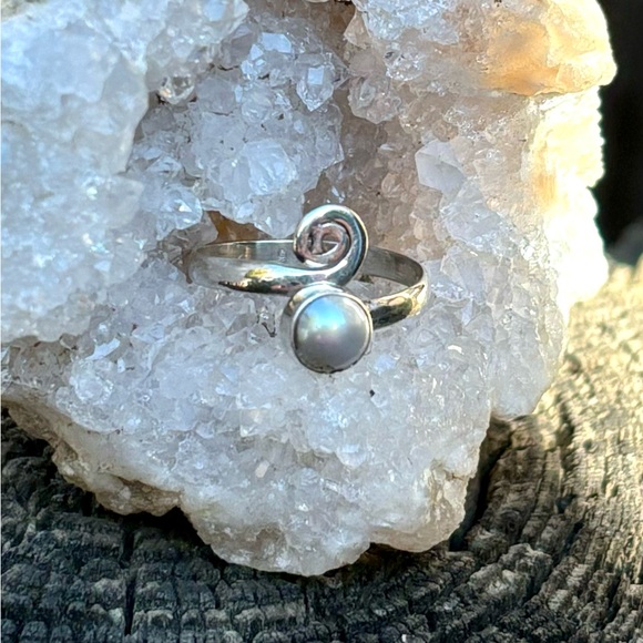 Pearl Ring - Picture 5 of 15